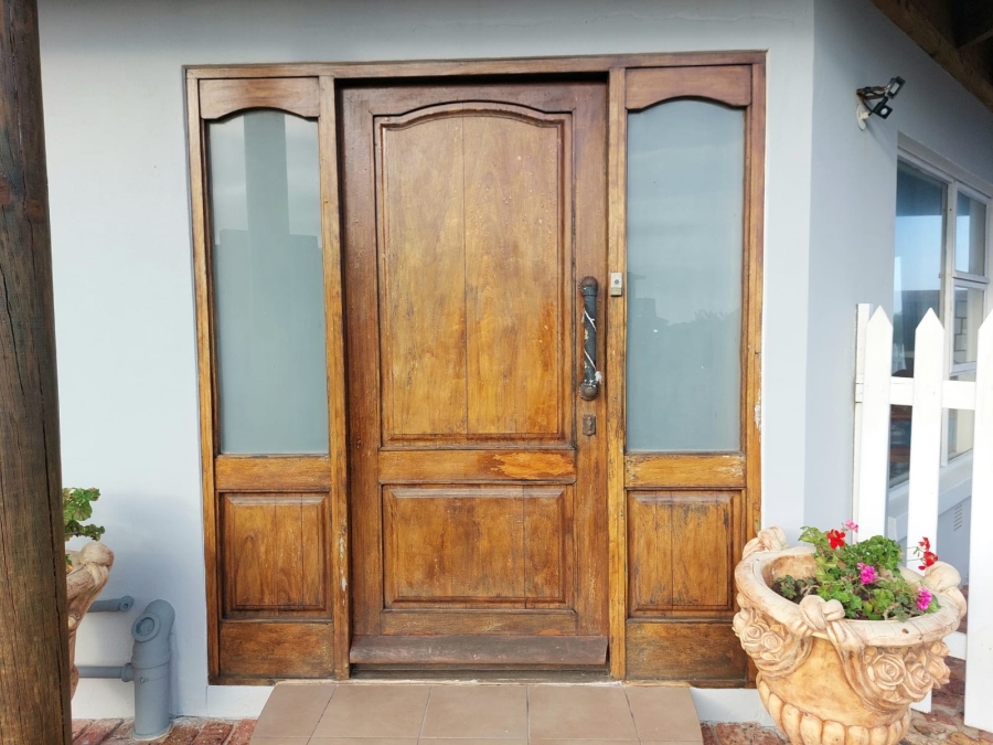 6 Bedroom Property for Sale in Cola Beach Western Cape